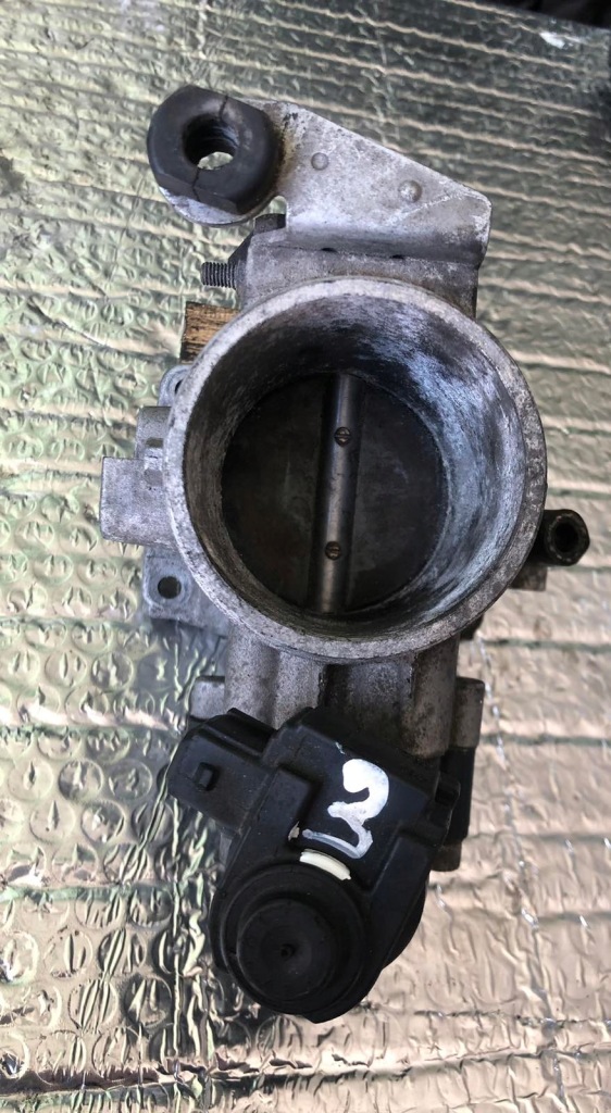 Купити E46 1.9b 99' sed дросельна заслінка 1432059