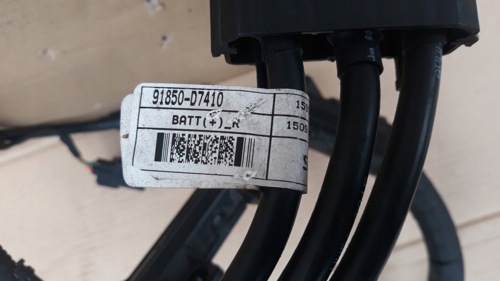 фото №5, Hyundai tucson ii 16r 2.0 crdi клемма plus 91971-d3091 жгут 91850-d7410