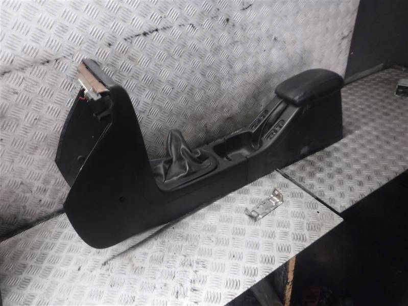 Купити Підлокітник honda civic vi sedan kompletny