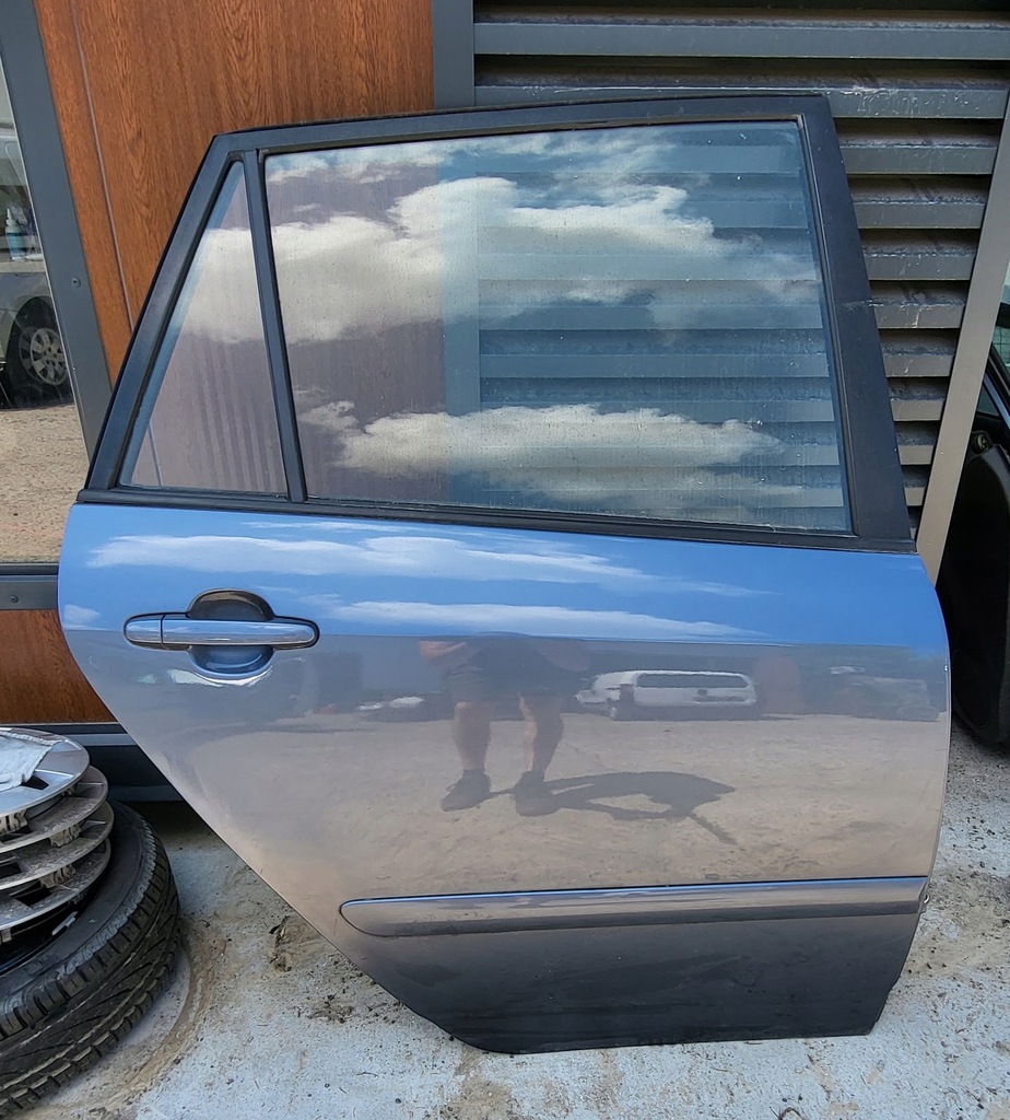 фото №1, Дверь правое задние правый задняя toyota corolla verso 8n6 полный