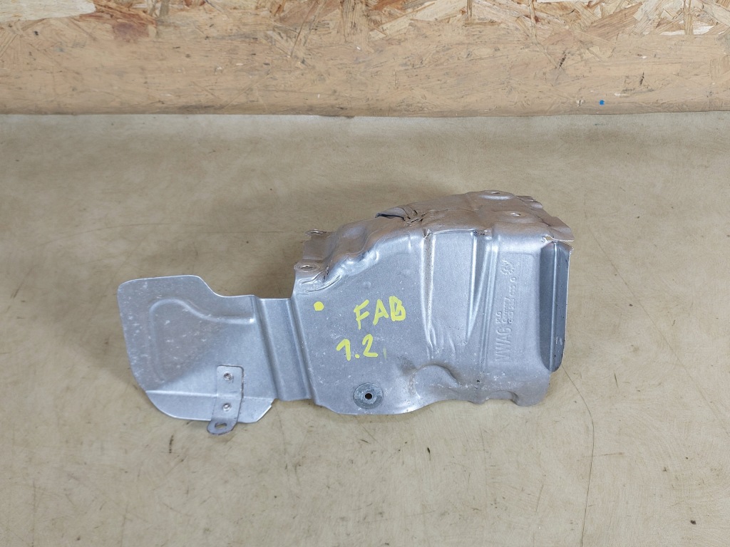 фото №1, Fabia ii 1.2 защита тепловая коллектор 03d253035g