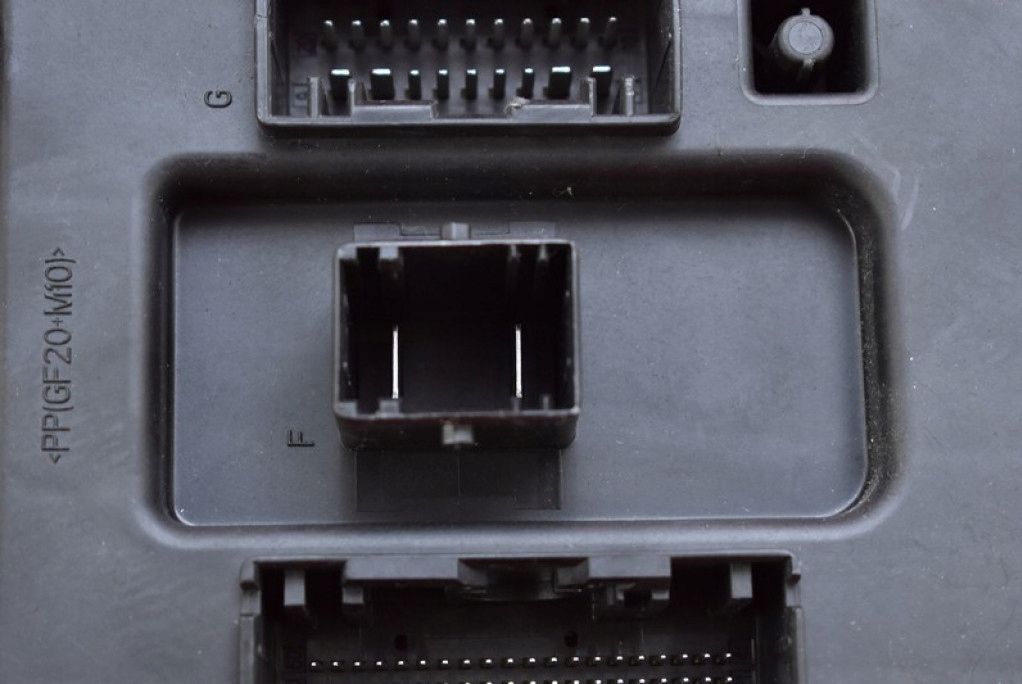 фото №9, Коробка запобіжників bsi gx73-14f041-al jaguar xe 3.0 v6 sc 340 km 14-20