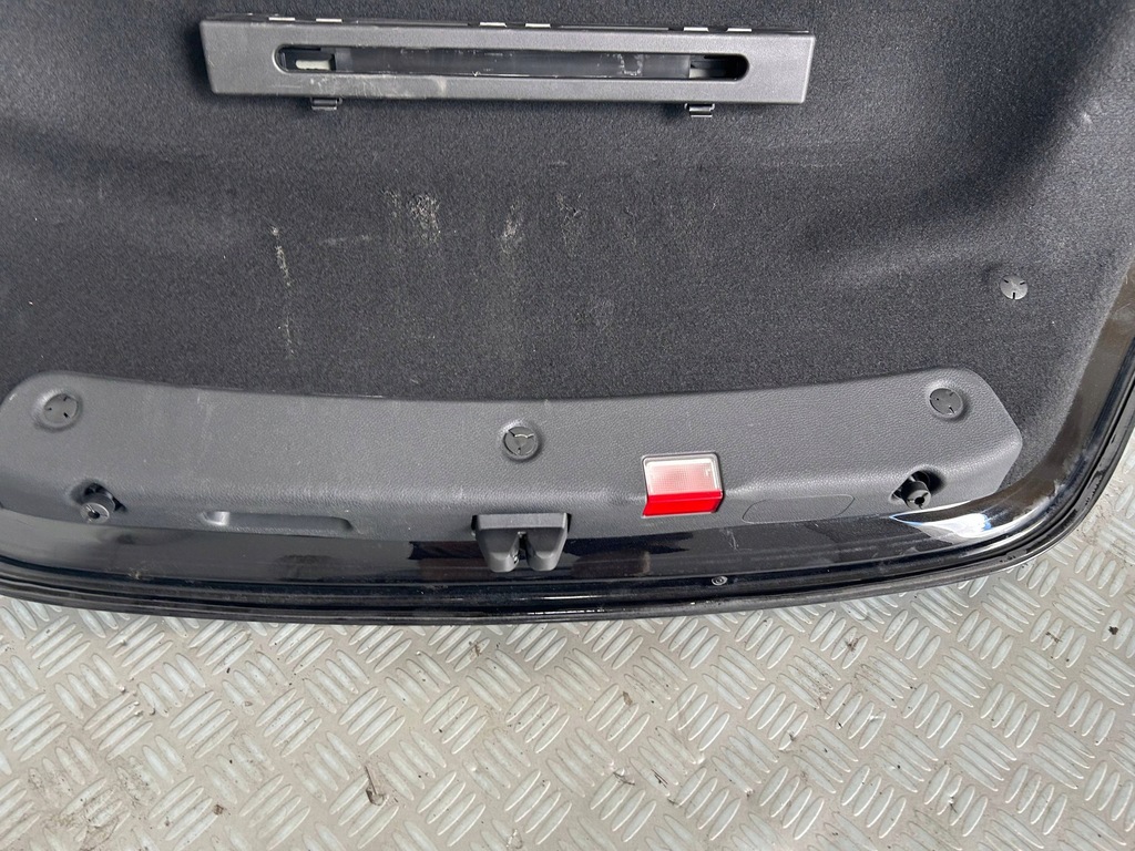 фото №8, Кришка багажника багажника камера комплектна mercedes w213 sedan 197