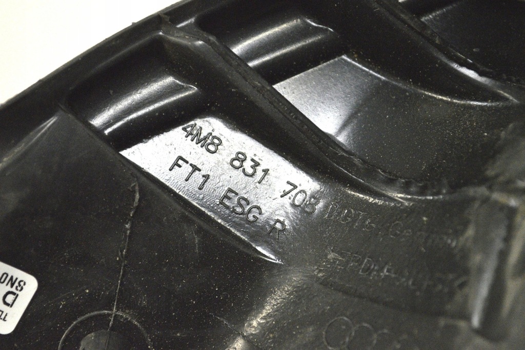 фото №6, Audi q8 4mn 3.0 tdi 2020 передняя правая прокладка дверь резиновый