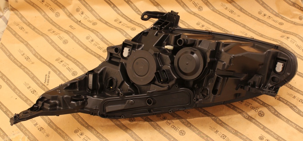 фото №2, Peugeot 208 12-15 лампа перед линза + led