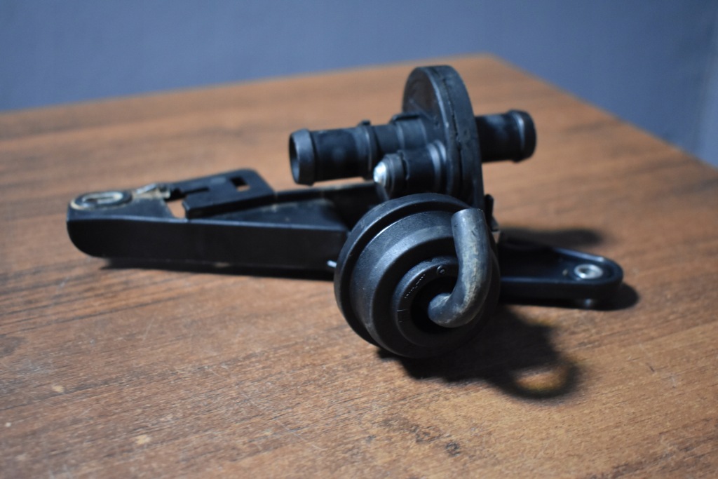 фото №1, Idealny клапан вакууму porsche panamera 971 1