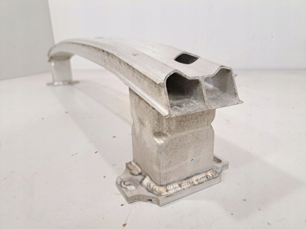 фото №14, Bmw 1 f40 2022 поперечина бампера заднього