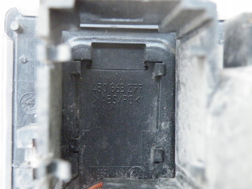 фото №11, Audi a6 c5 решітка обдув прикурювач тунель 4b0819203e