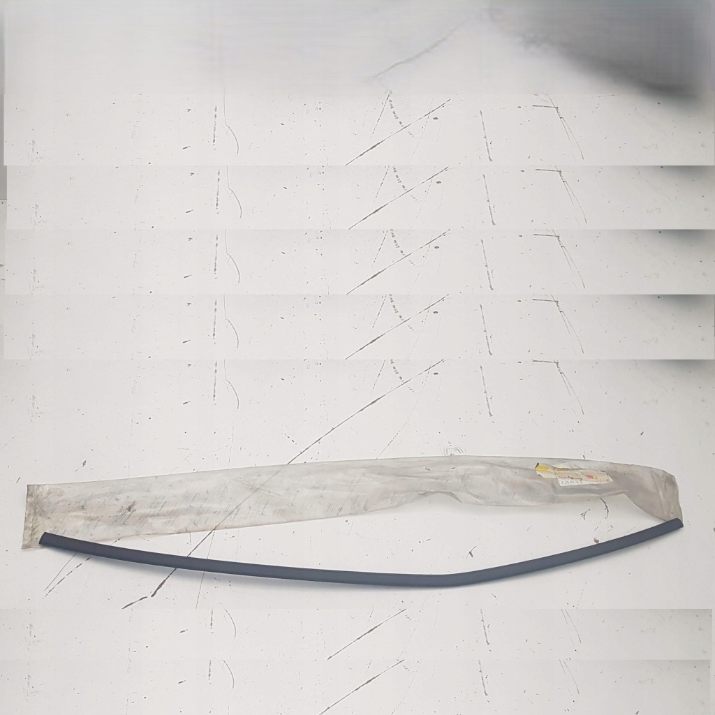 фото №1, Mercedes slk 170 молдинг nad передняя стекло a1706710303 nowa