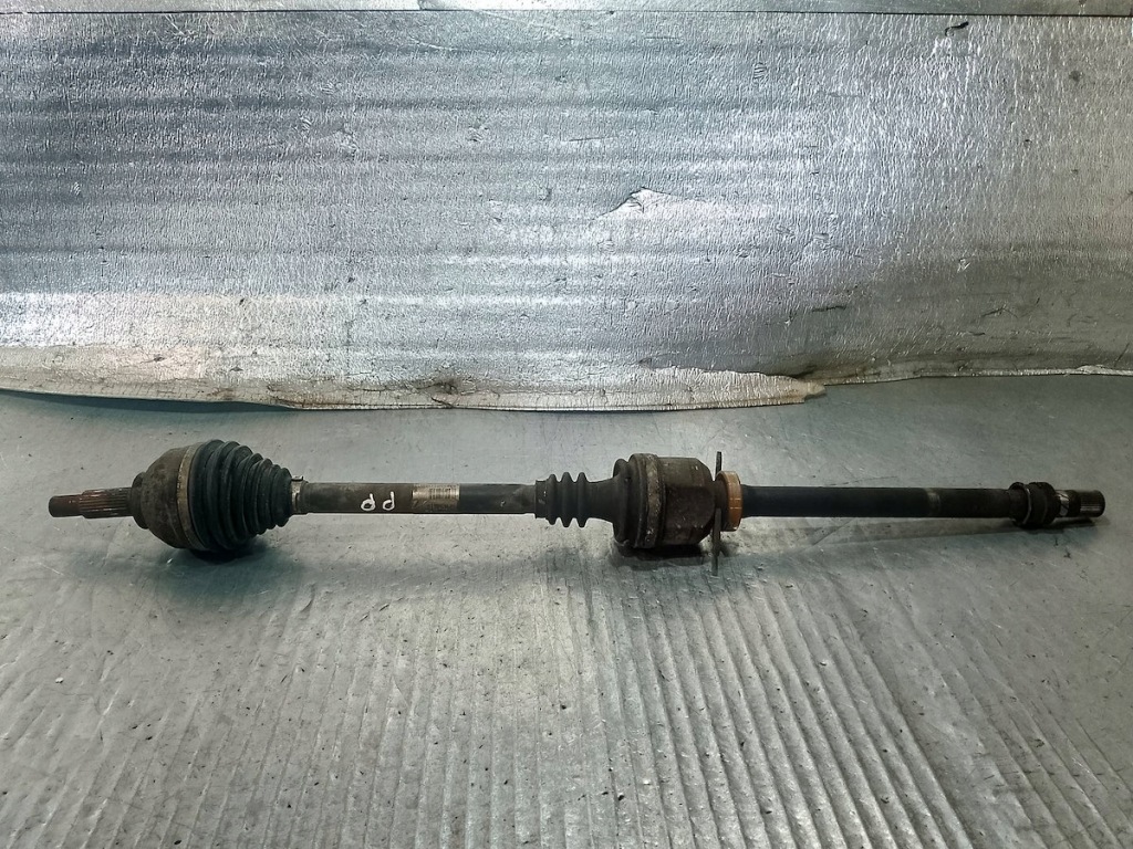 Купить Приводной вал правая перед renault trafic 8200169163 93850890 2.5 dci