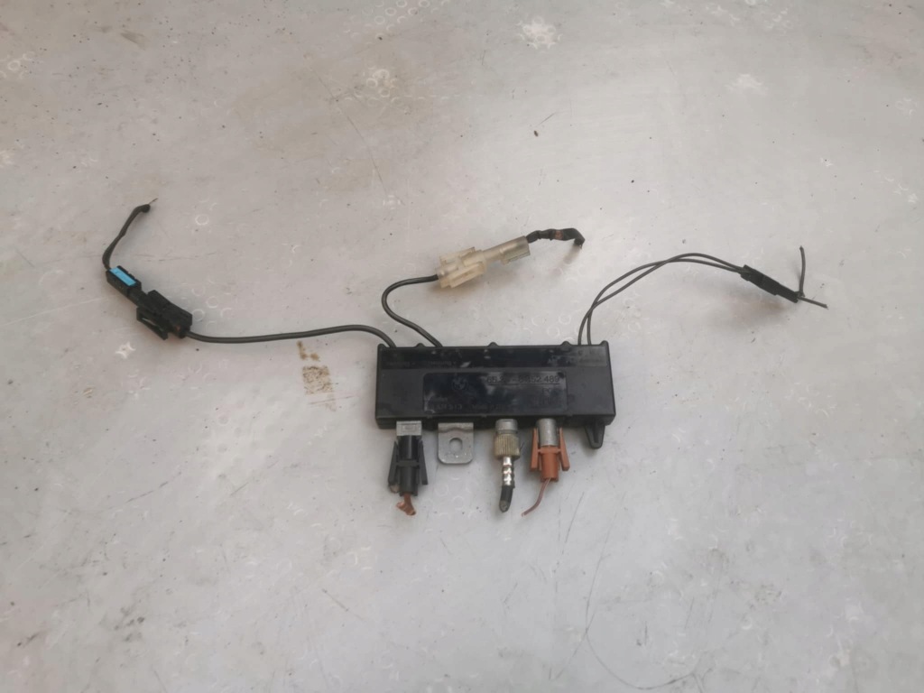 фото №1, Усилитель модуль антенный радио bmw 5 e39 оригинальный номер 8352489