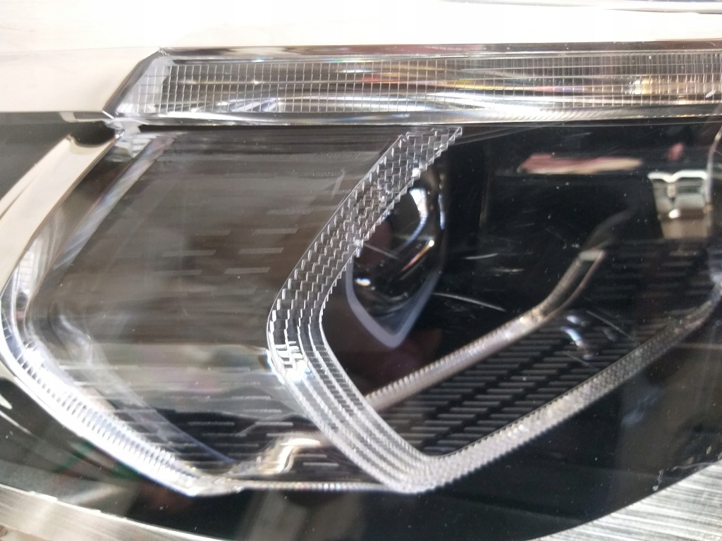 фото №2, Лампа перед правая bmw i 1 f40 full led