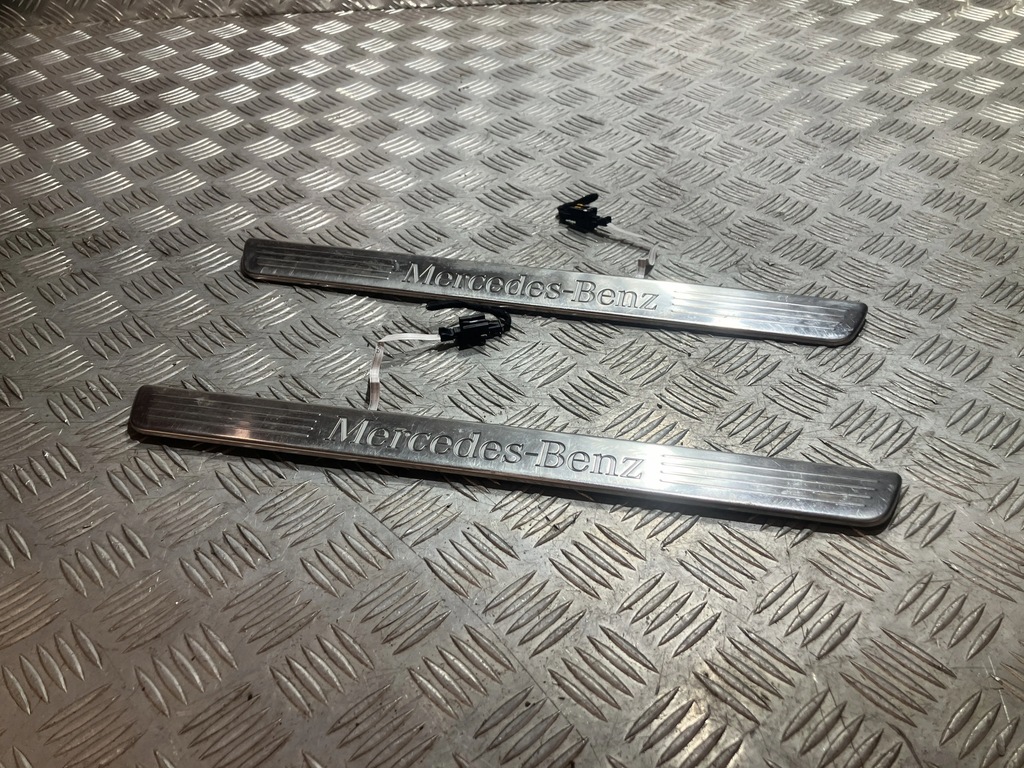 фото №1, Накладки порогові led mercedes gla x156 комплект