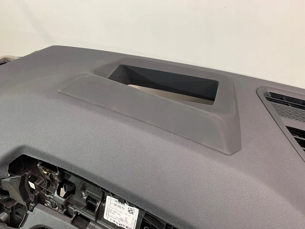 фото №7, Bmw x1 u11 панель приладів приладова консоль панель приладів оригінал гумовий елемент hud