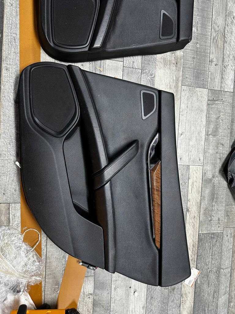 фото №1, Обшивки дверь задняя перед maserati quattroporte vi komplekt