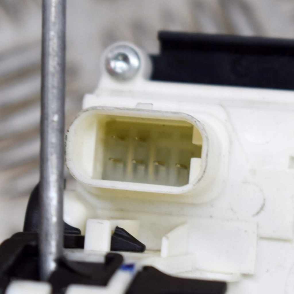 фото №8, Maserati levante 2023 ліва сторона замок двері задніх