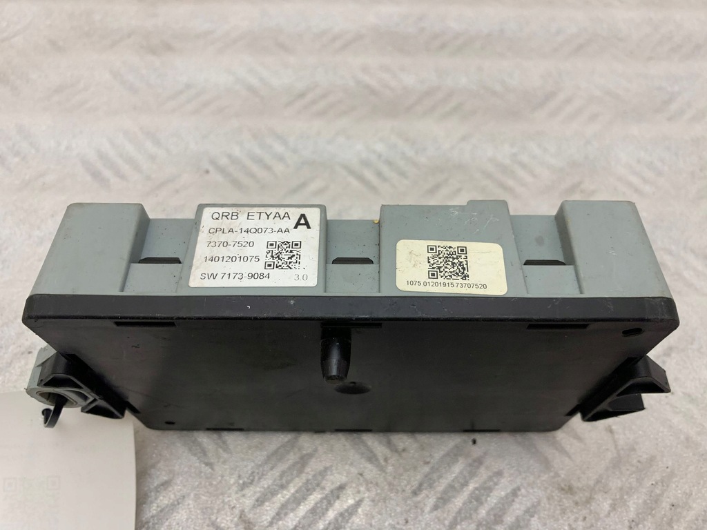 фото №2, Land rover discovery sport 2018 рамка / модуль предохранителей cpla14q073aa