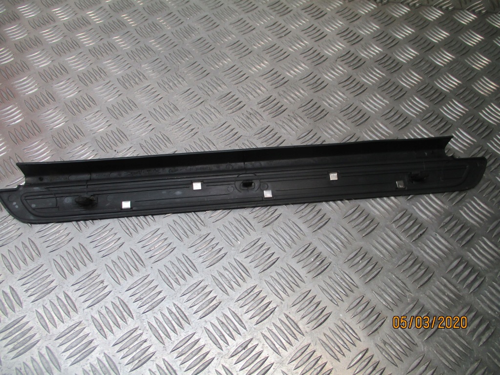 фото №13, Молдинг порог внутренняя правый перед volvo v40 i
