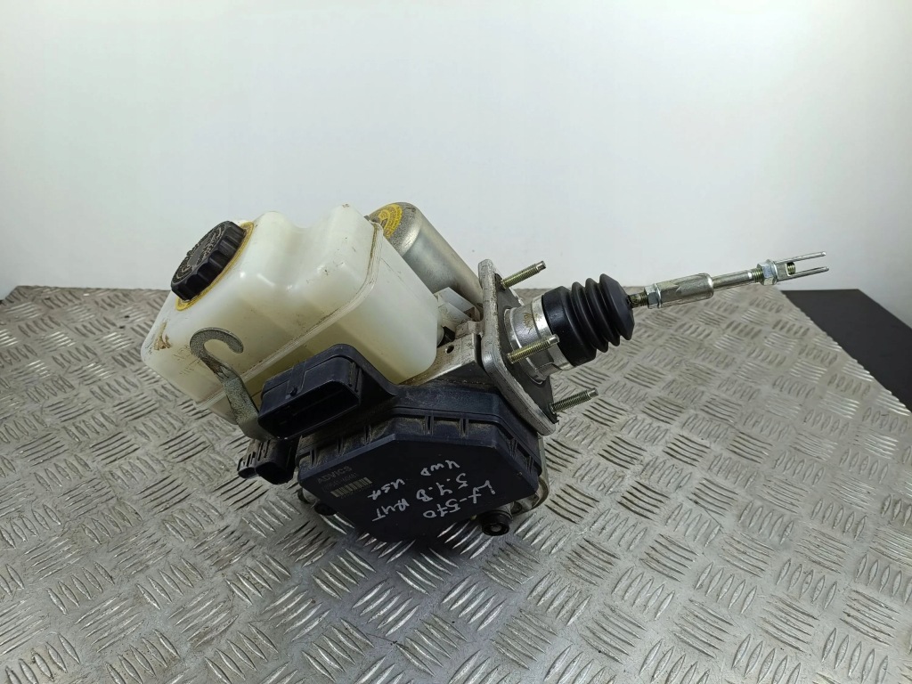 фото №1, 2015 lexus lx 570 насос тормозная 8954160481