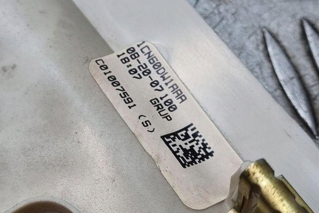 фото №9, Освещение внутреннее dodge nitro 1288143 2.8l дизель 130kw 2009