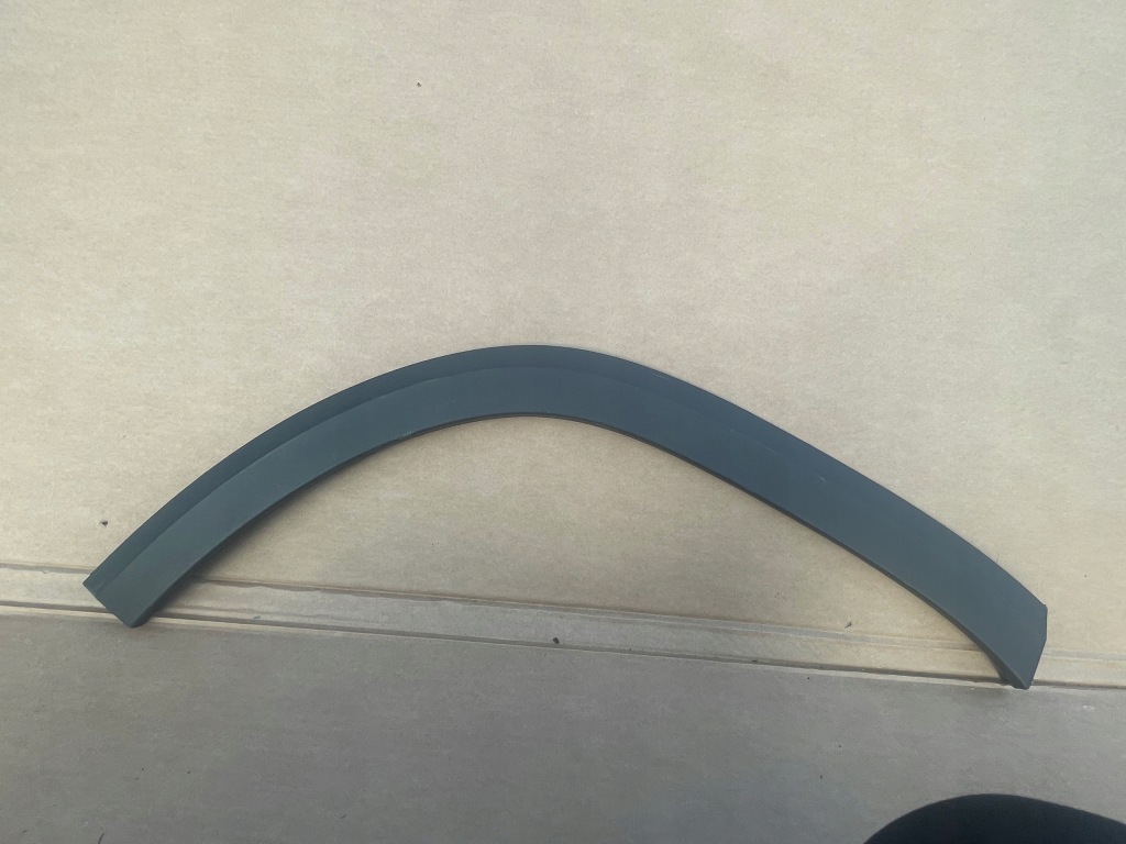 фото №1, Mercedes gla w247 правая молдинг крыла задняя задняя