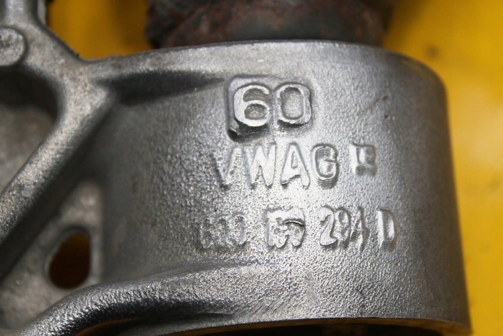 фото №10, Рычаг правый перед vw fox polo iv 1.2 b 6q0407157c