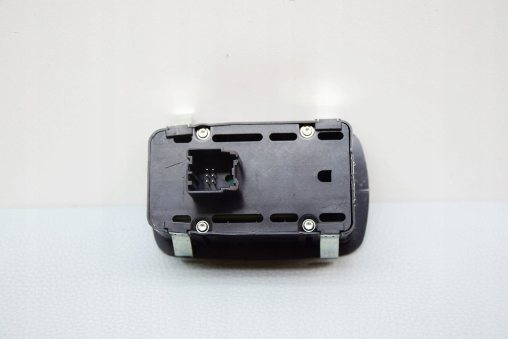 фото №8, Кнопка управление окон задних правых дверь maserati levante suv m161