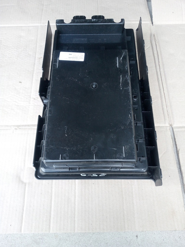 фото №8, Audi a4 b8 a5 заслонка подлокотник сиденье задняя 8k0885944