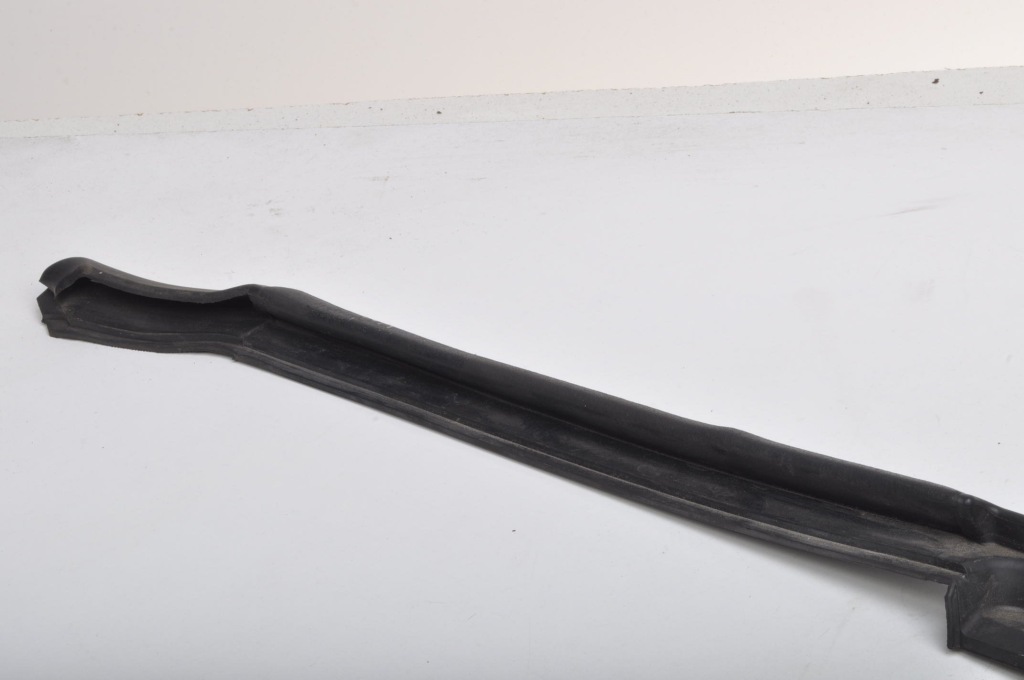 Ferrari california прокладка бампера передний Доставка