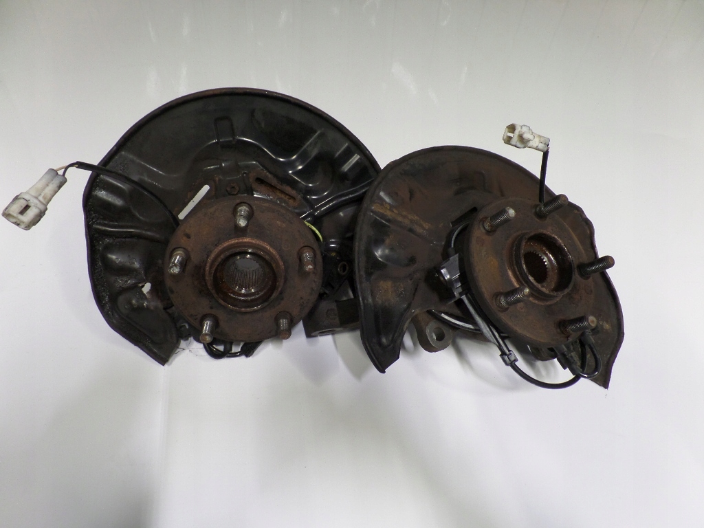 фото №1, Toyota corolla verso ii 2.2 d4d поворотний кулак перед