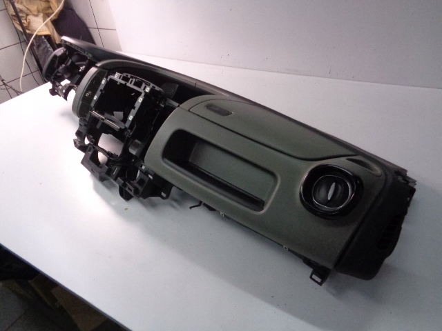 фото №1, Консоль панель приладів панель приладів renault trafic iii 1.6 dci 2015 rok