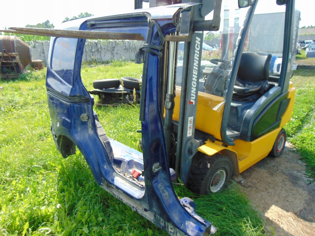 фото №6, Обшивка бік крила правий задня ford courier 2012-