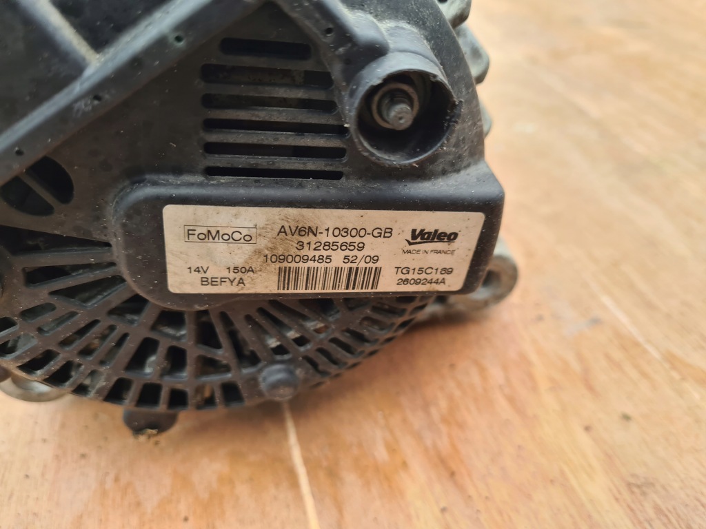 Генератор ford fiesta mk7 1.4 tdci av6n-10300-gb Доставка