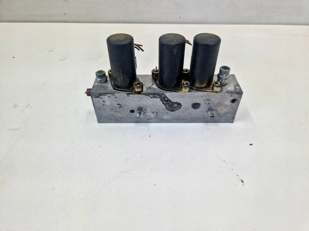 фото №1, Клапан электромагнитный mercedes-benz sl r129 129800267 31048032 5.0l 235kw