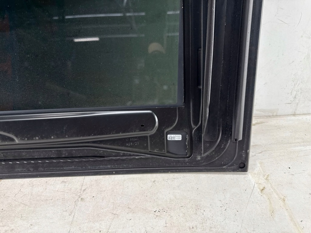 Volkswagen golf viii 2023 середина стеклянный люк Недорого