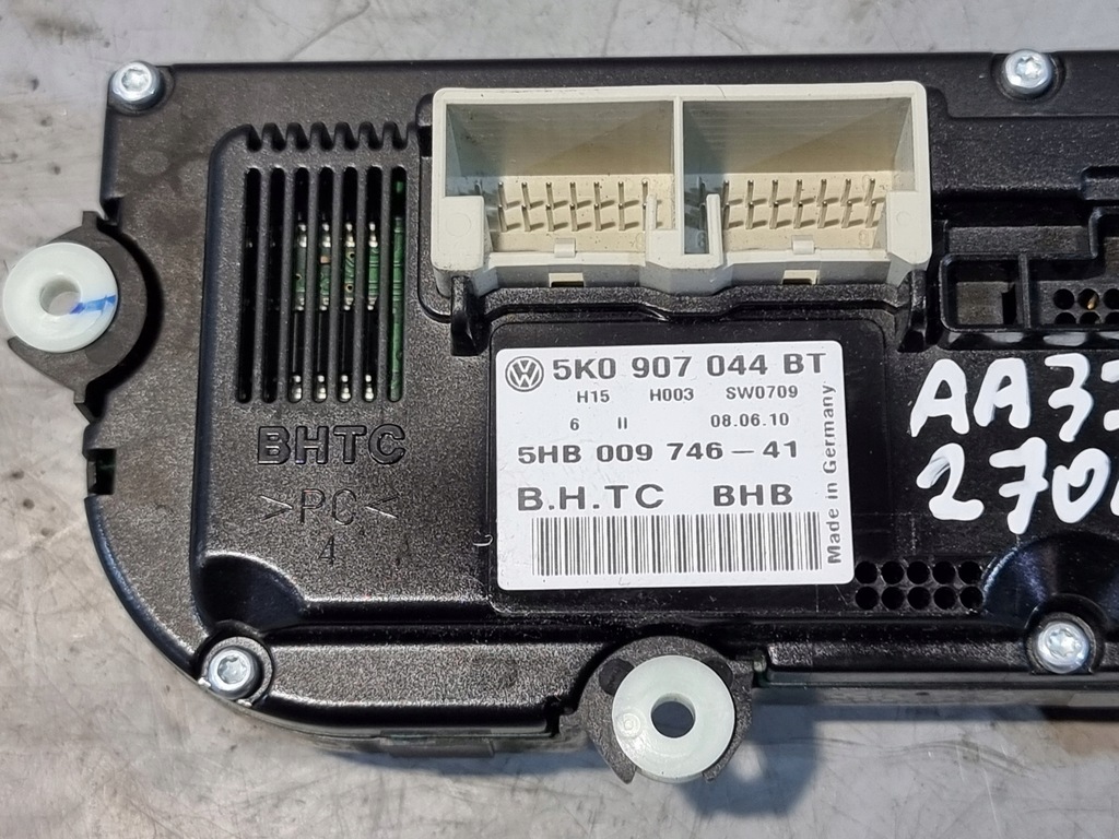 фото №9, Панель кондиціонера обдув сидіння оригінальний номер 5k0907044bt vw golf vi hb 5d 10r