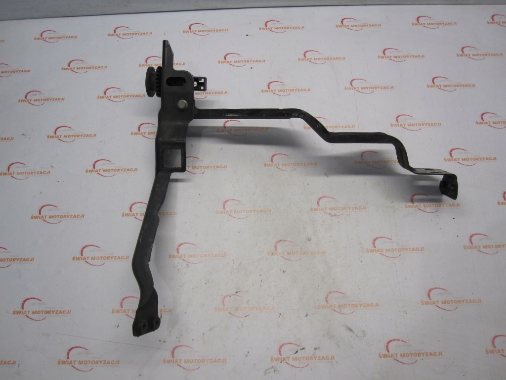 фото №1, Кронштейн панель фари кронштейн лампи правий перед mercedes w204 07-14