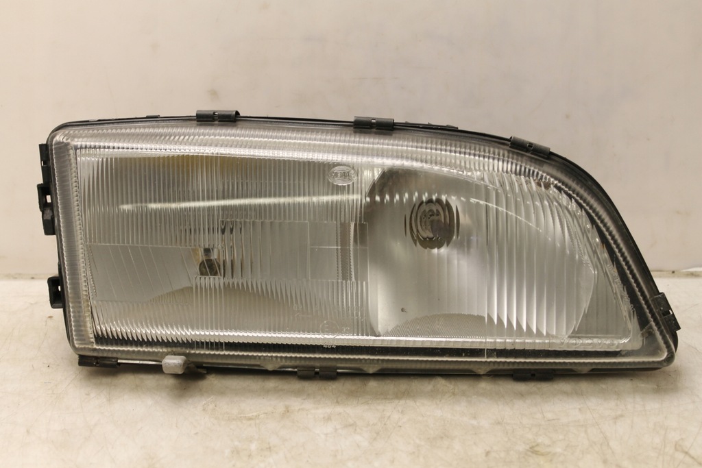 фото №1, Volvo c70 97r- лампа правый перед правая передняя