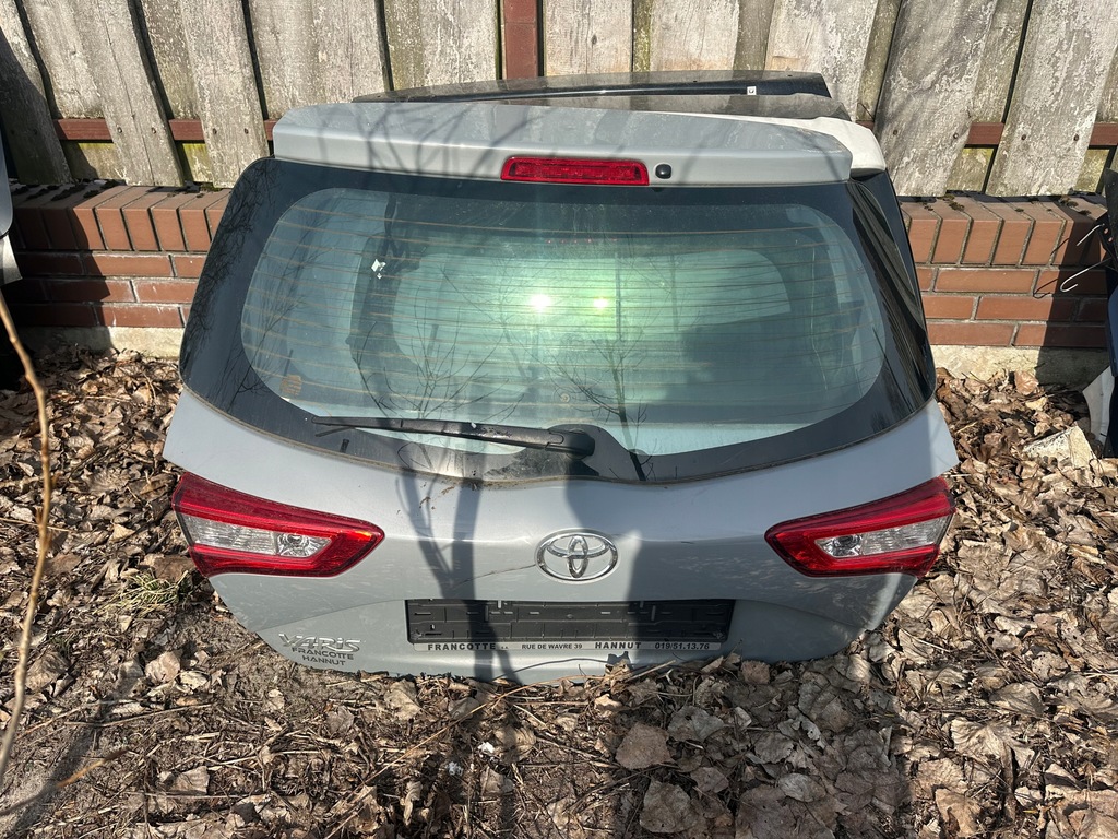 фото №1, Toyota yaris крышка багажника задняя 2014-2017