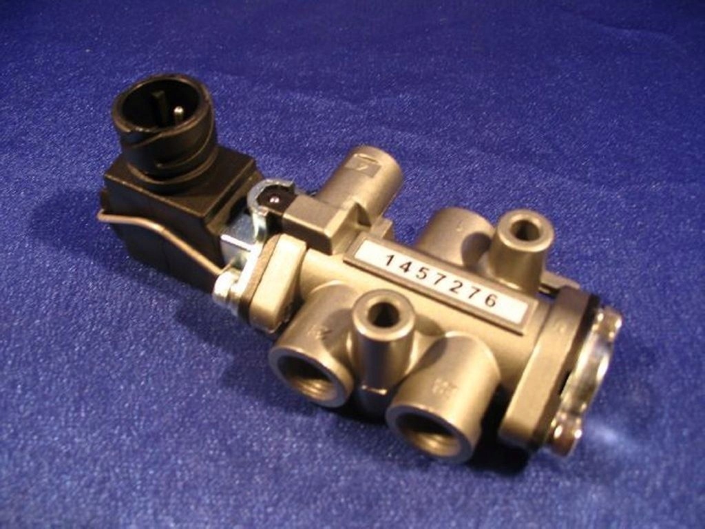 Купити Клапан півпередача daf-95ati dt spare parts