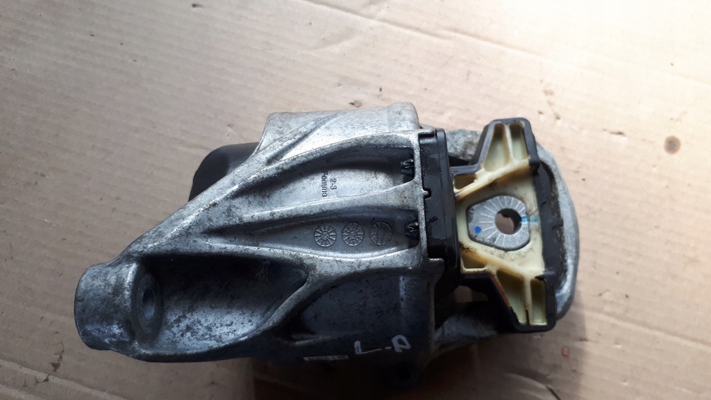 фото №9, A4 b9 8w подушка двигуна 2.0 tfsi 8w0199371cr a5