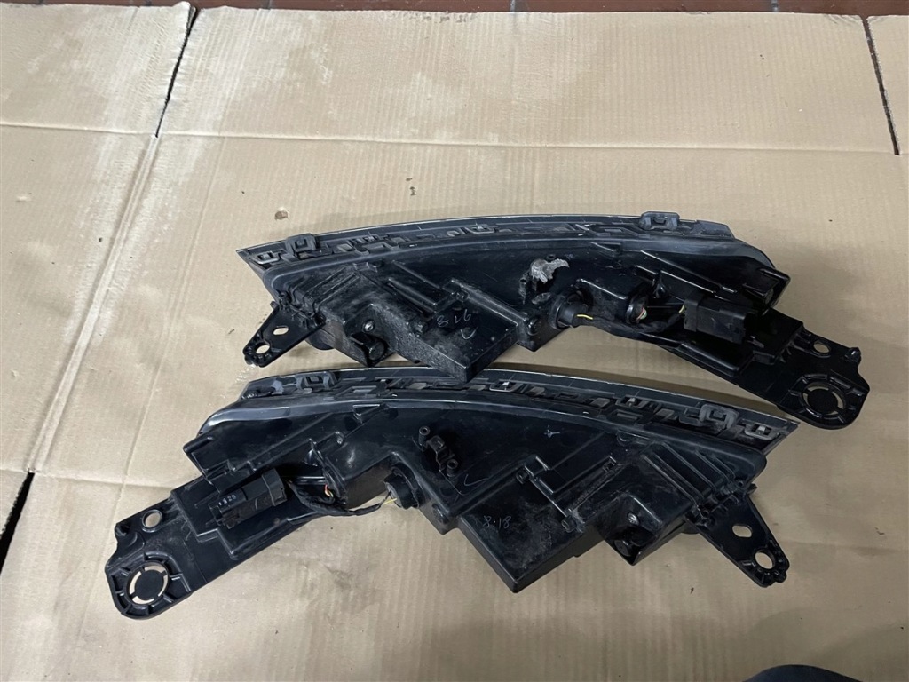 фото №14, 2x лампа led левый правый перед 9816946580 citroen c5 aircross 18-22r