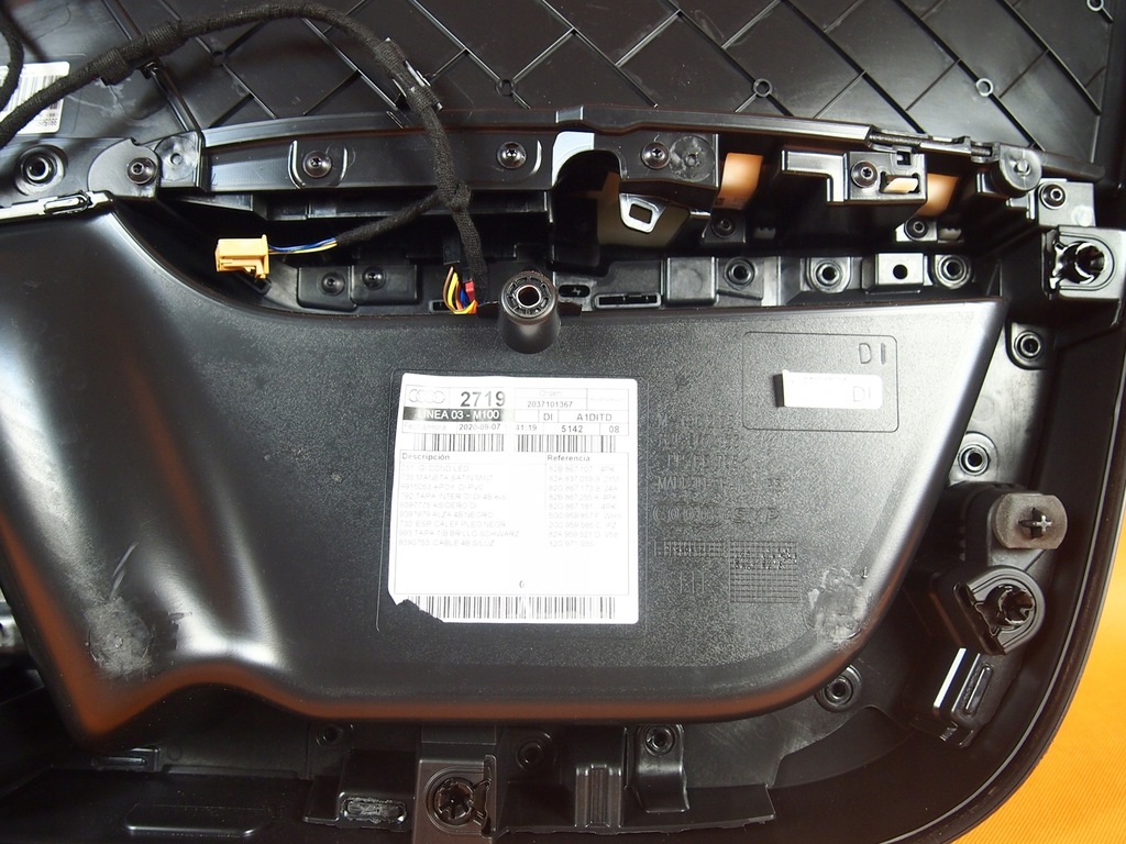 фото №9, Audi a1 gb 82 обшивка обивка дверь перед левая