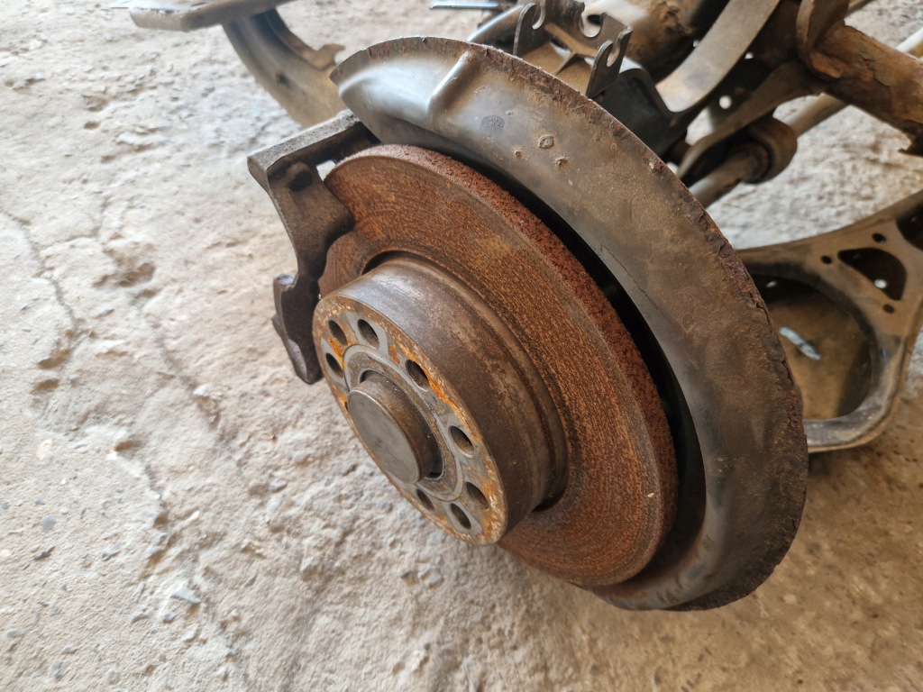 Подрамник подвеска задний  vw touran 1 06-10 рестайлинг с Разборки