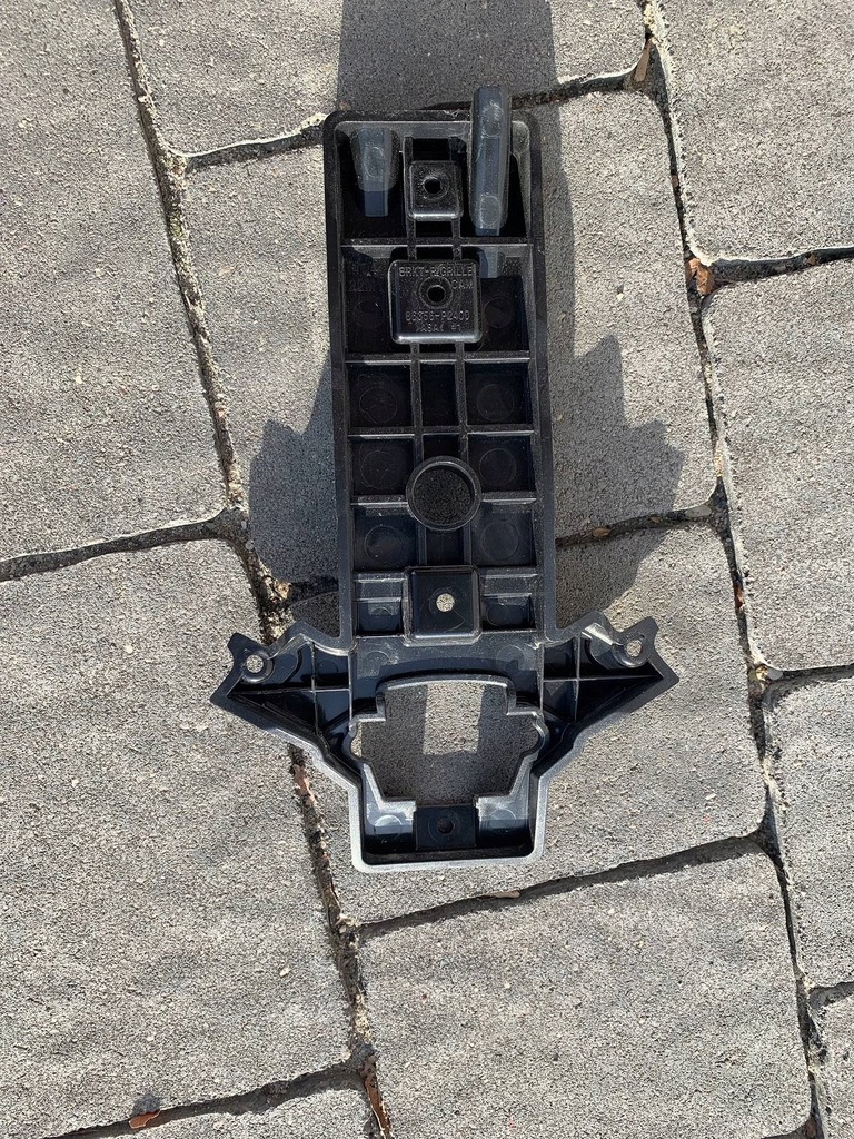 фото №2, Kia sorento iv 2020- кронштейн камеры решётка перед