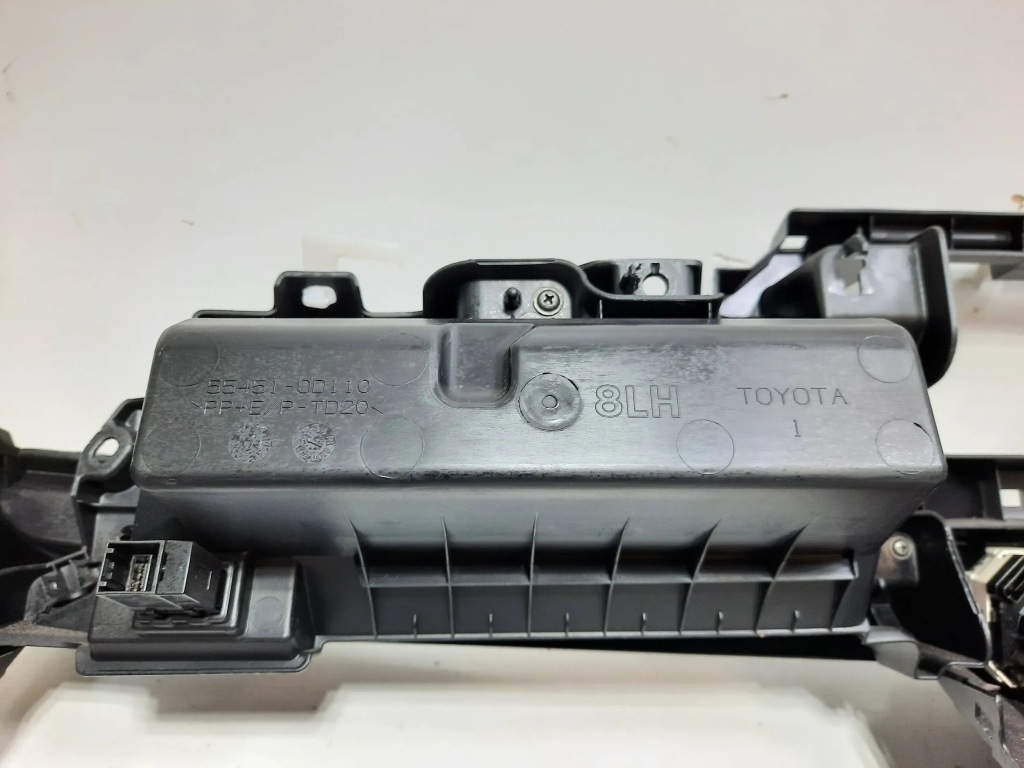 фото №12, Toyota yaris iii 11-14 5d приборная панель приборная europa панель  приборная панель 1,0 b