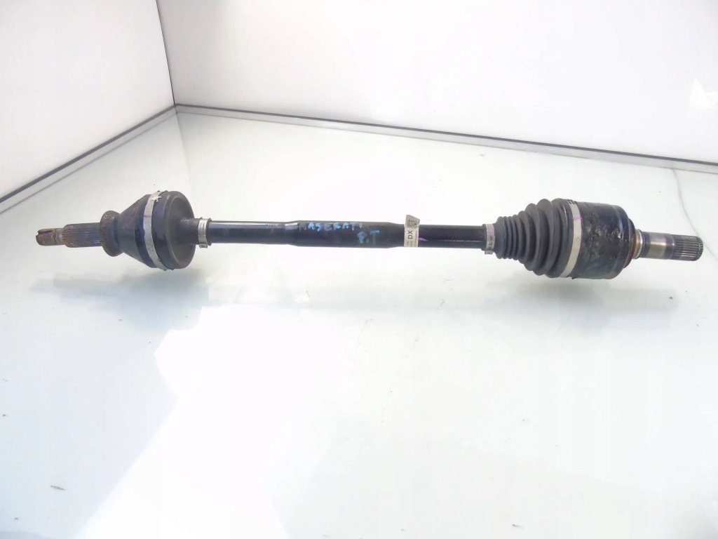 Купити Привідний вал правий задній правий maserati ghibli 3.0 d 06700054530