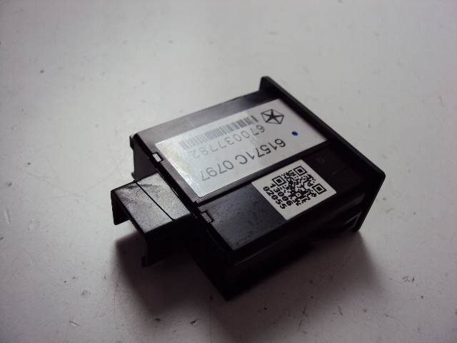 фото №4, Зарядное устройство usb maserati levante 2019 rok