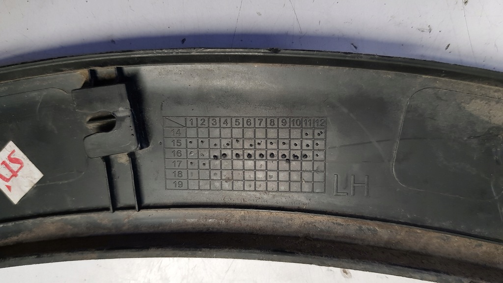 фото №9, Молдинг крила лівий задня ssangyong tivoli