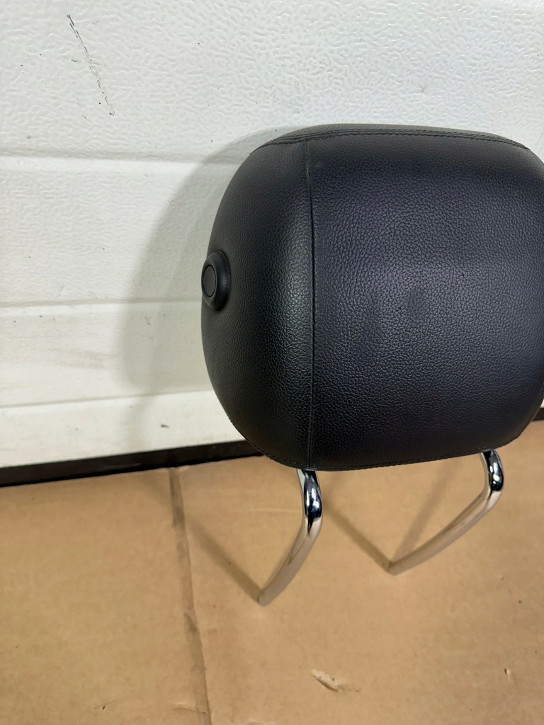 фото №5, Подголовник сиденье левый перед, передний mercedes b klasa w246 кожа